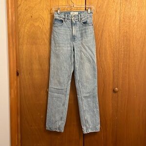 Abercrombie & Fitch Curve Love Ultra High Rise 90s Straight Jean 25r